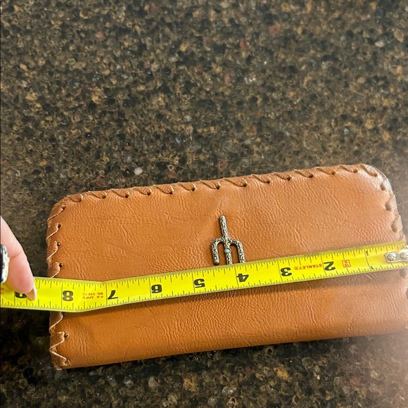 Vintage Tan Wallet with Stitching - Picture 2 of 4